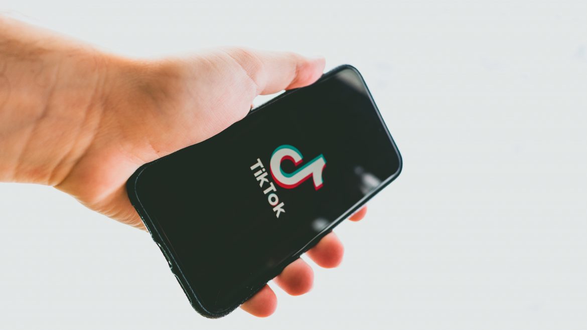 kon karampelas PDsms2sXG3c unsplash scaled